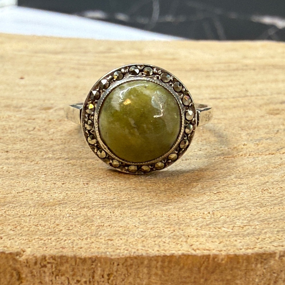 Vintage Irish Sterling Silver Green Cabochon Marcasite Ring Dublin Size 8.5